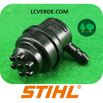 Tappo Serbatoio Benzina Avvitato Con Guarnizione Per Motosega Stihl 024 AV E 024 AV Super (ricambio Non Originale)